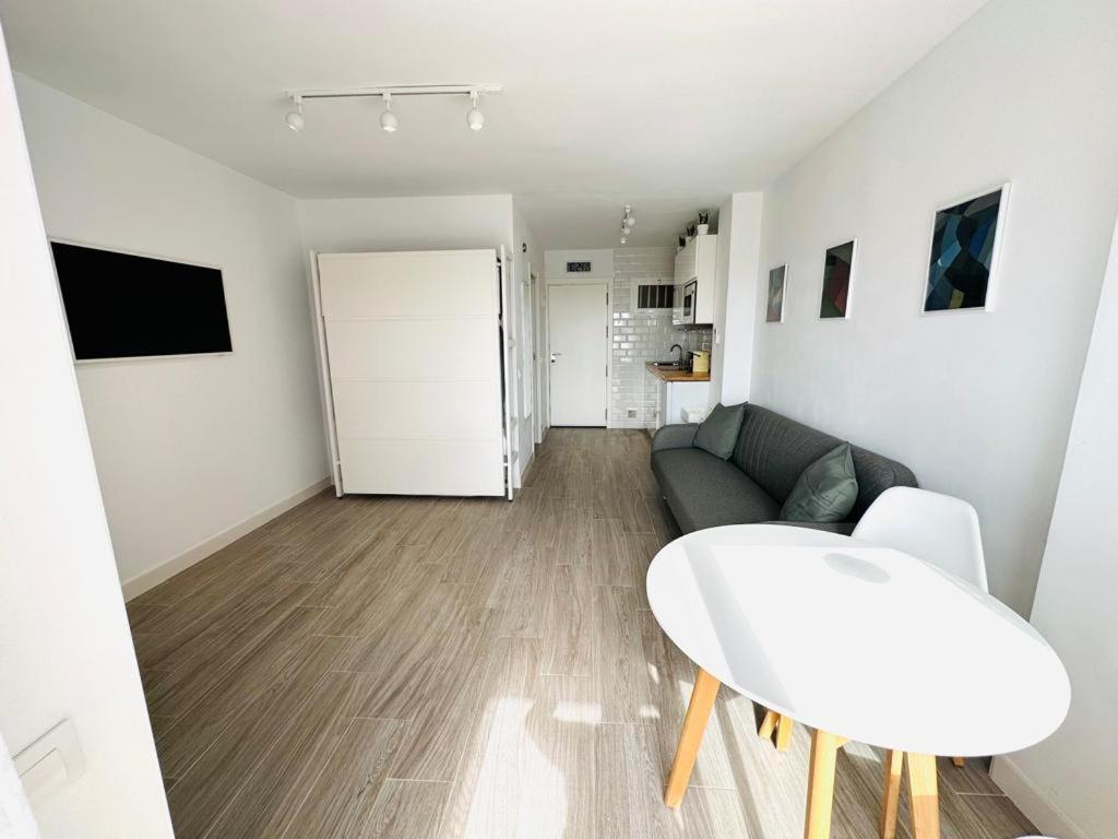 Modern White Studio 베날마데나코스타 외부 사진